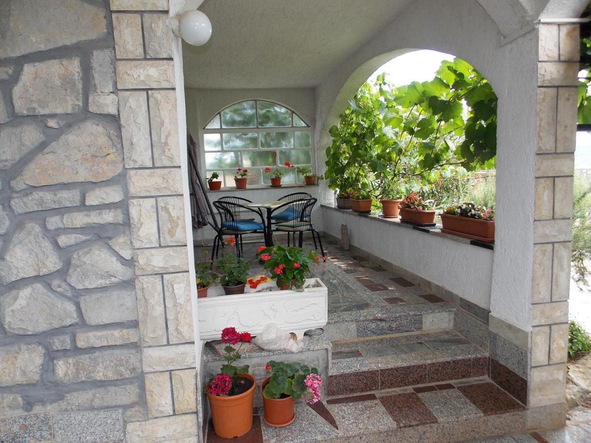 Apartments Miro Kornic Exterior photo